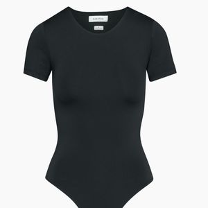 Babaton Aritzia Contour Crew Shortsleeve Bodysuit